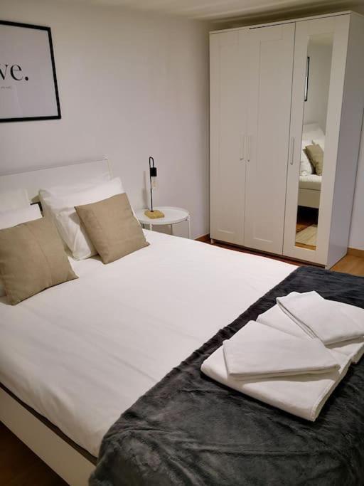 City Center Apartment - Avenida Da Liberdade Lisbon Bagian luar foto