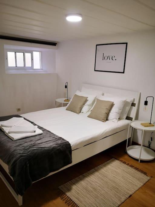 City Center Apartment - Avenida Da Liberdade Lisbon Bagian luar foto