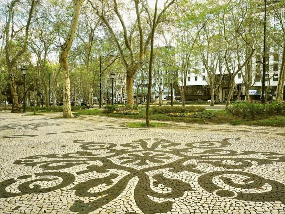 City Center Apartment - Avenida Da Liberdade Lisbon Bagian luar foto