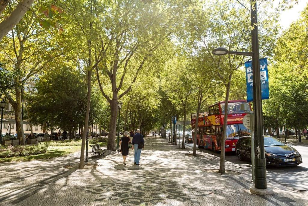 City Center Apartment - Avenida Da Liberdade Lisbon Bagian luar foto